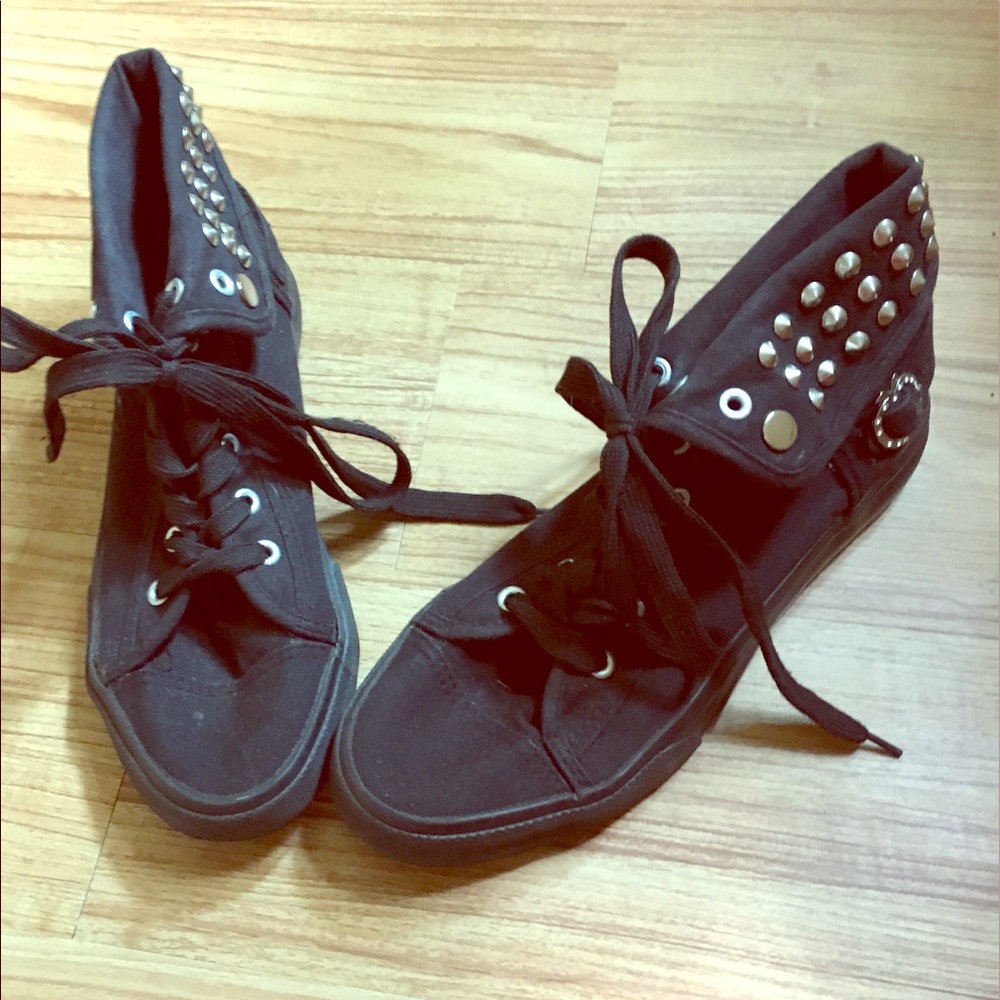 AppleBottom Black Studded Ankle Boots Size 8