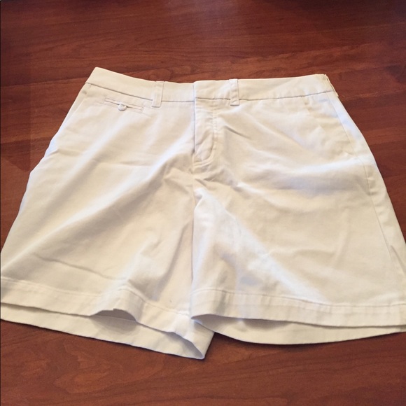 Women's size 10 white shorts - Picture 1 of 3
