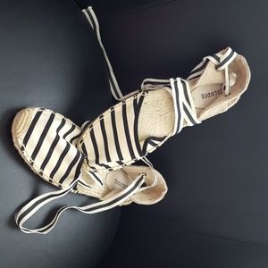 Soludos Classic Sandal (black/white stripes)