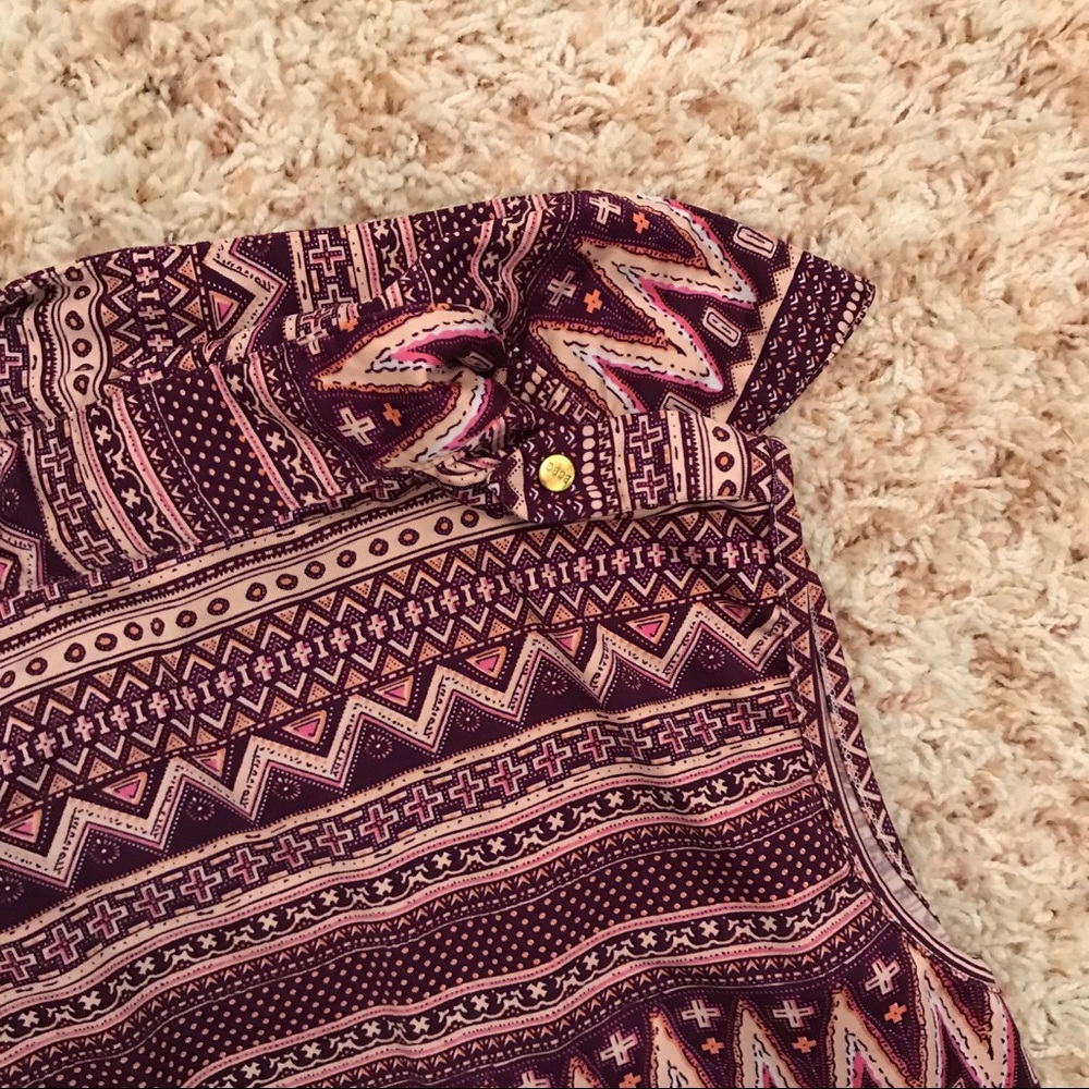 BCBG stretchy button-snap down tribal print top - Picture 6 of 8