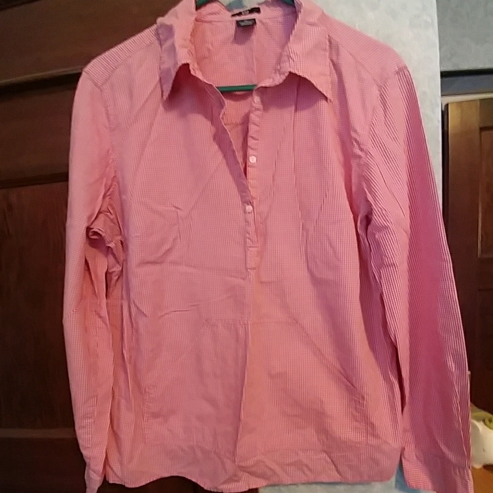 Women's GAP Shirt