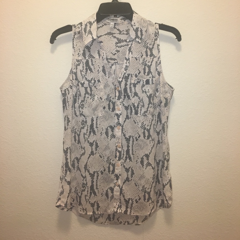 Express button down tank top