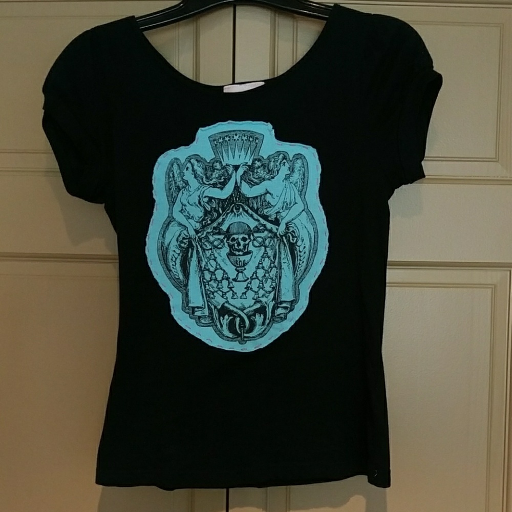 Fitted T great with jeans and shorts!