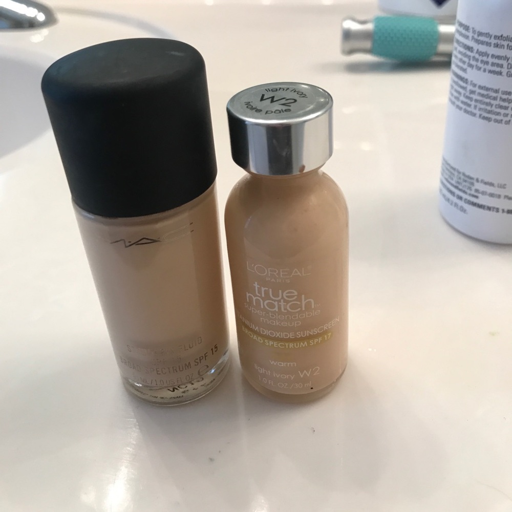Mac Foundation NC10! L'Oréal foundation W2!