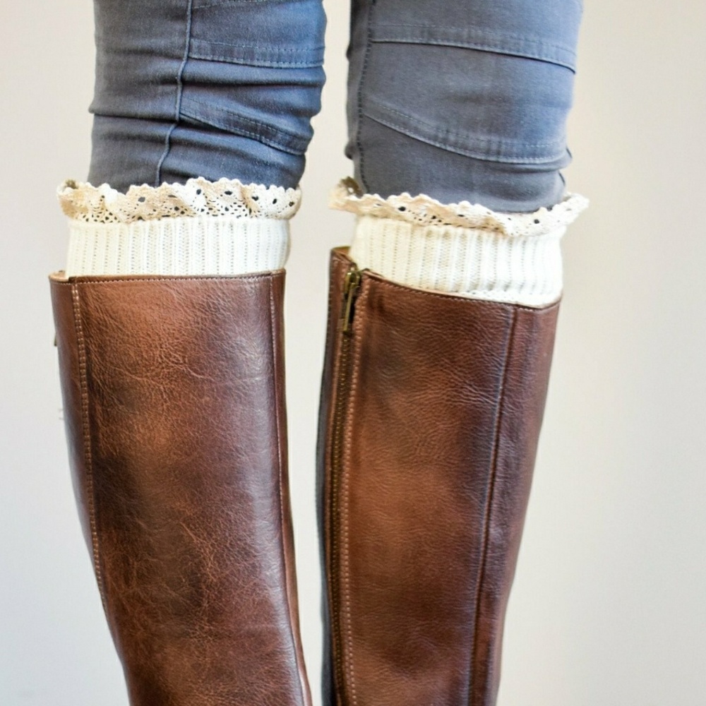 White crochet boot cuffs - Picture 2 of 5