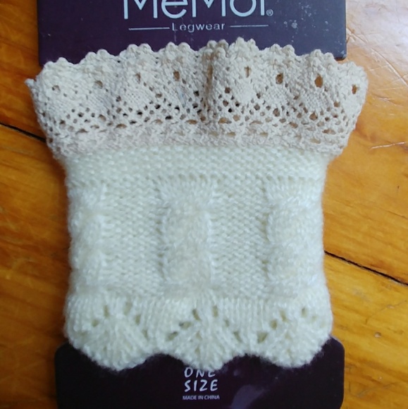 White crochet boot cuffs - Picture 3 of 5