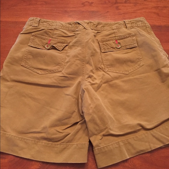 Women's size 10 khaki shorts - Picture 2 of 3