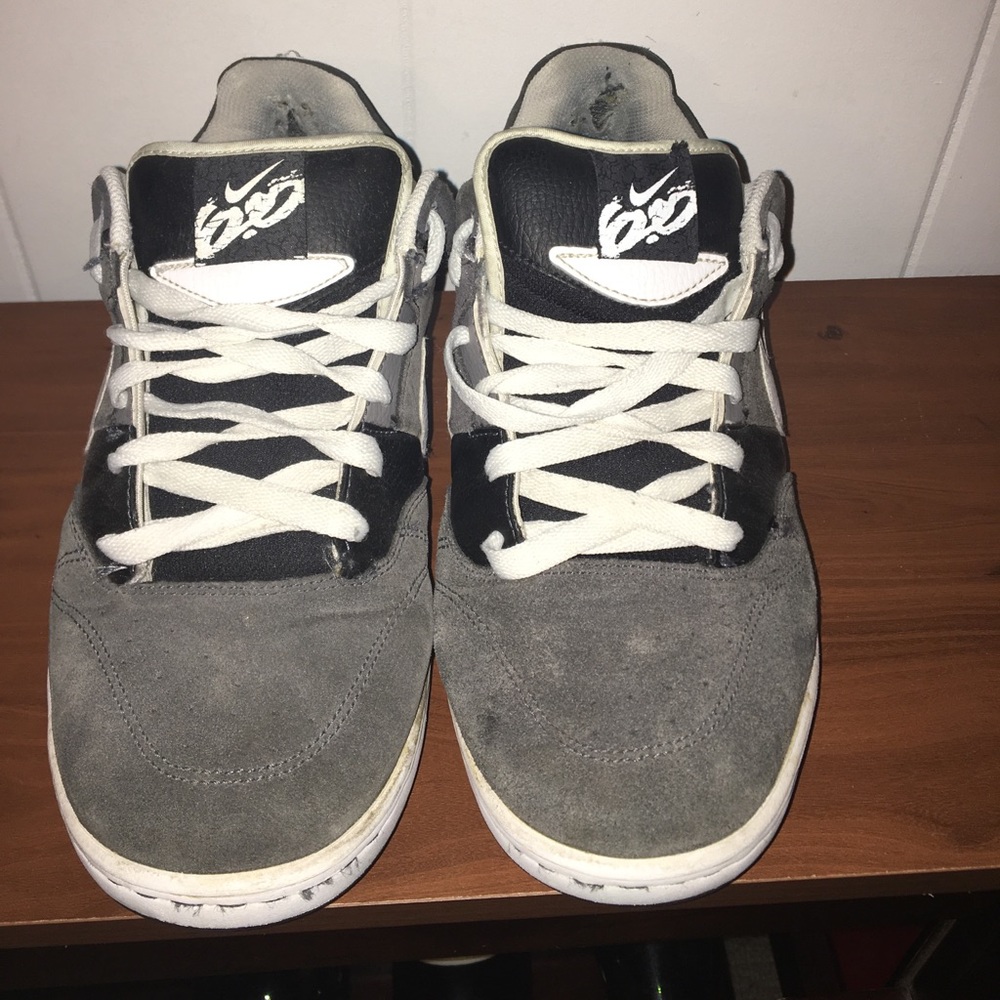 Nike suede tennis shoes