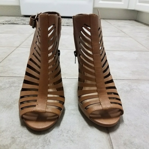 Brown caged booties - Picture 2 of 4