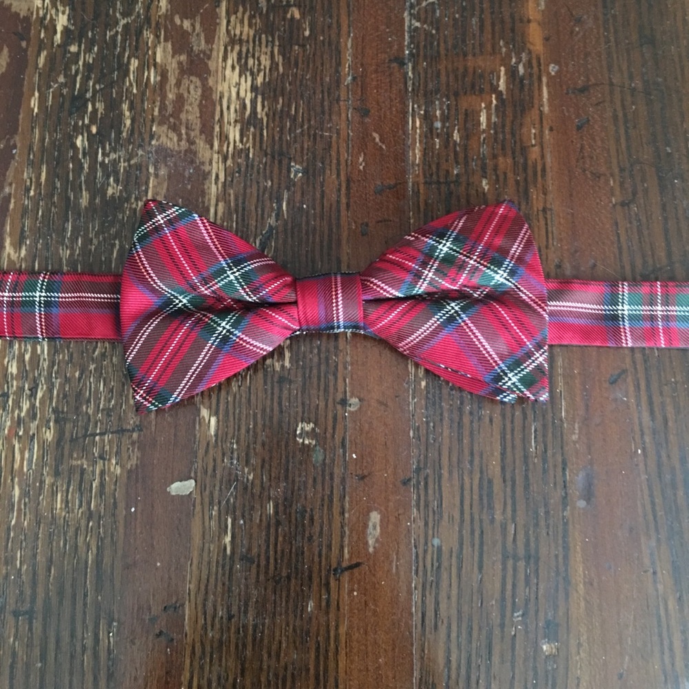 Tommy Hilfiger Pre Tied Bow Tie