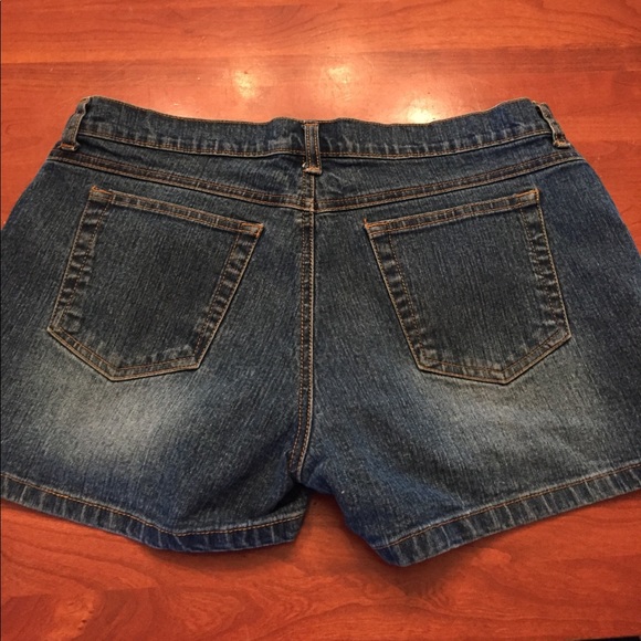 Juniors size 11 jean shorts - Picture 2 of 3