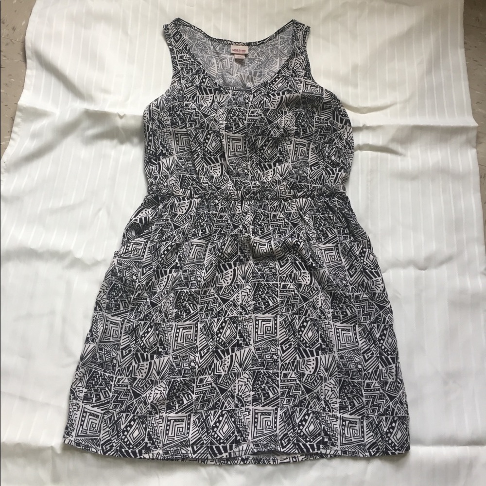 Black & white print with cut out back