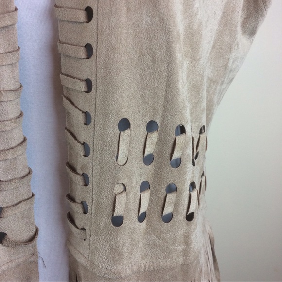 πHPπOst Faux Suede Fringe Vest - Picture 4 of 8