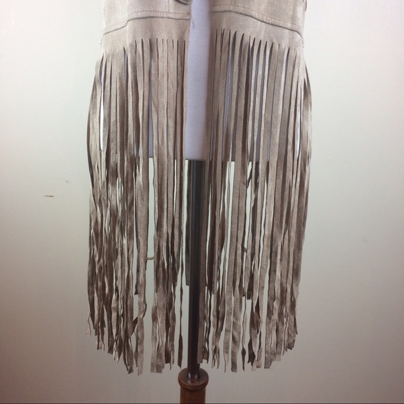 πHPπOst Faux Suede Fringe Vest - Picture 5 of 8