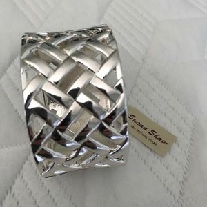 Stunning Susan Shaw cuff hinged bracelet