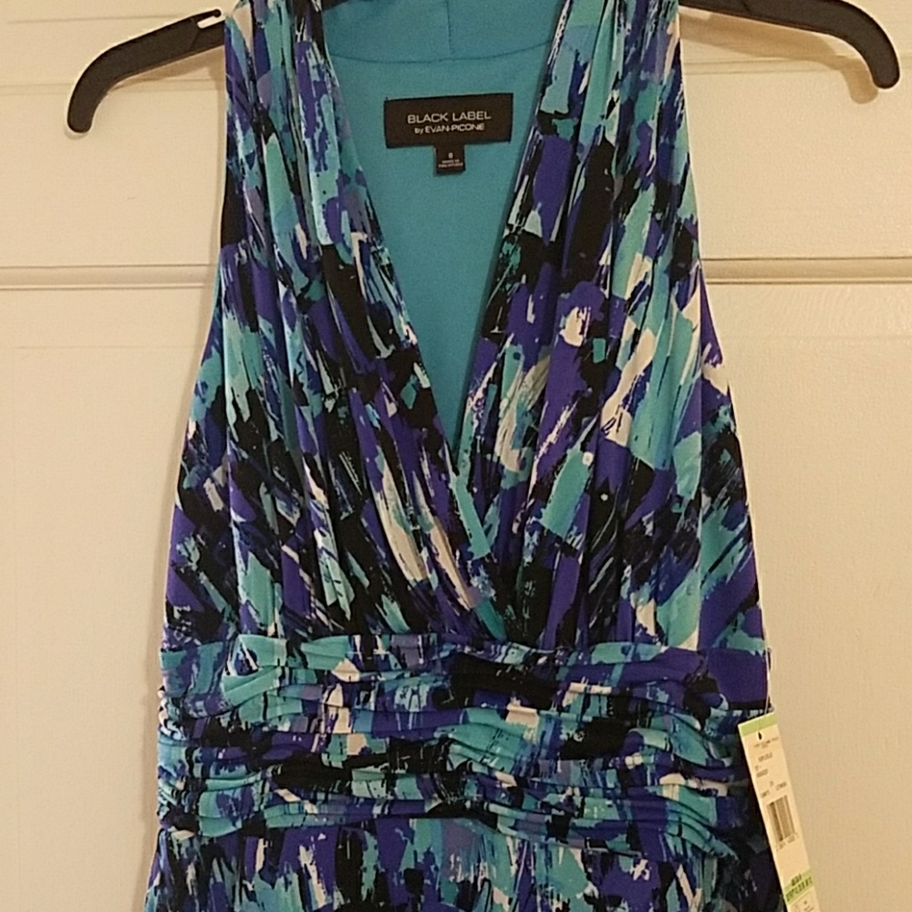Dress - Picture 2 of 3