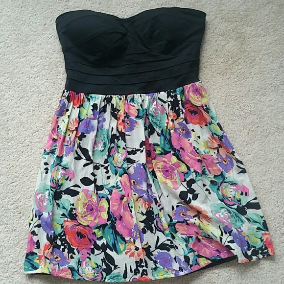 Charlotte Russe Dresses & Skirts - Strapless black and floral Charlotte Russe dress