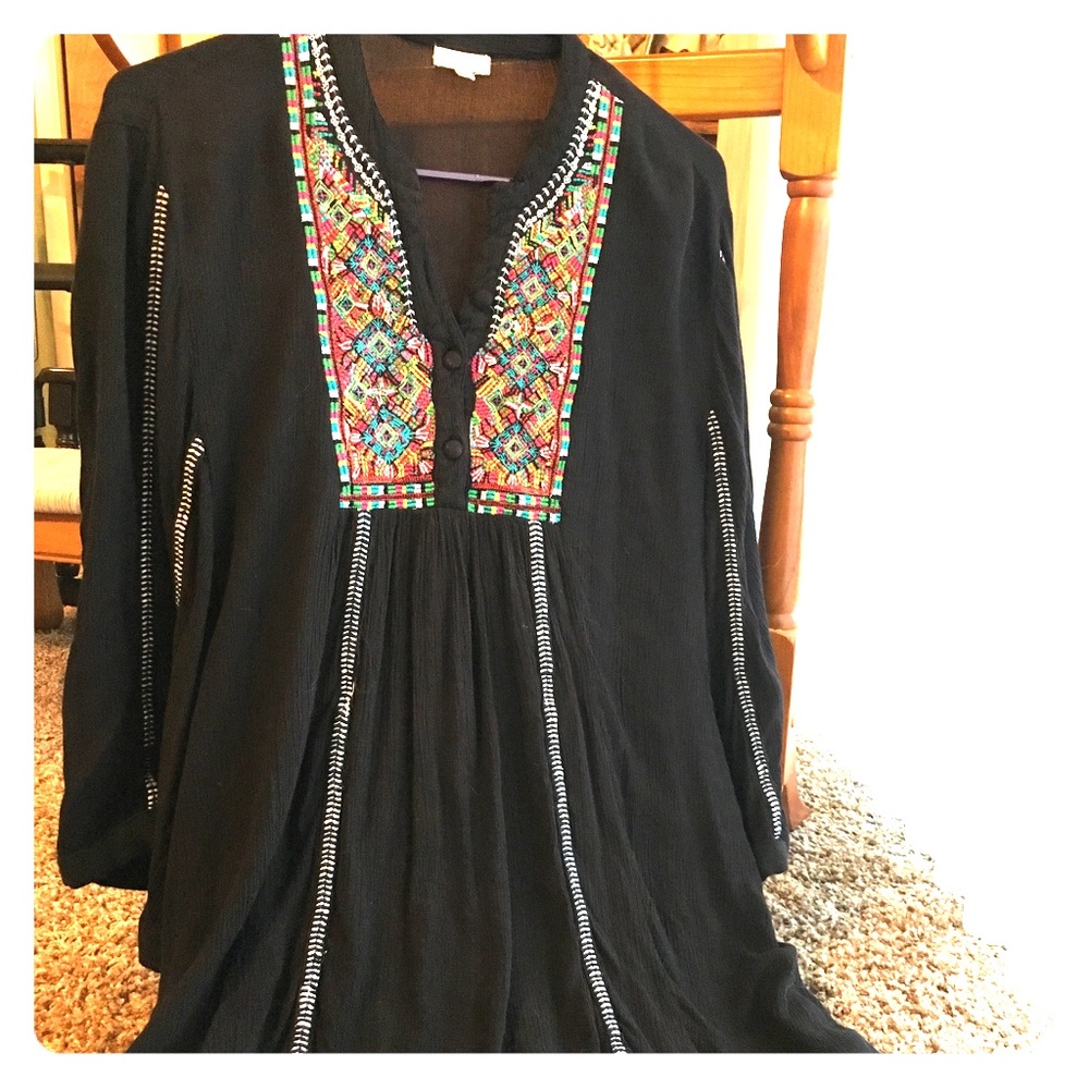 Kyla Sea tunic/ beach coverup. ☀️