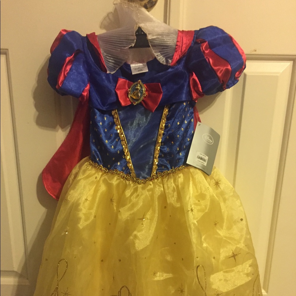 Little girls Snow White costume