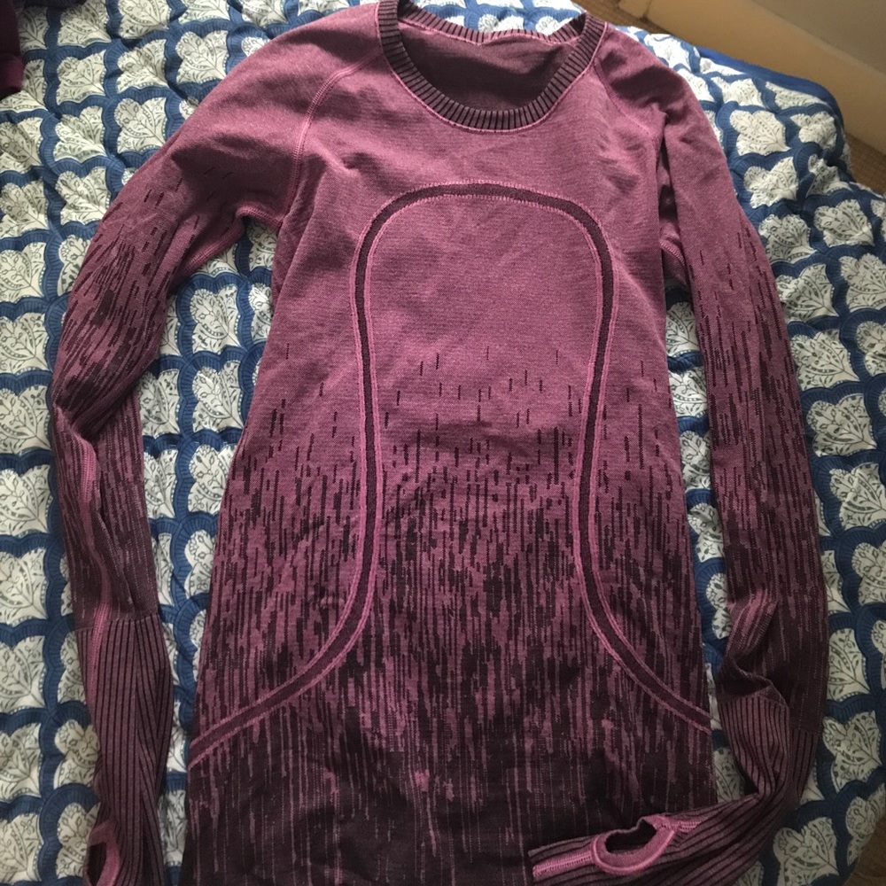 Lululemon long sleeved shirt size 4