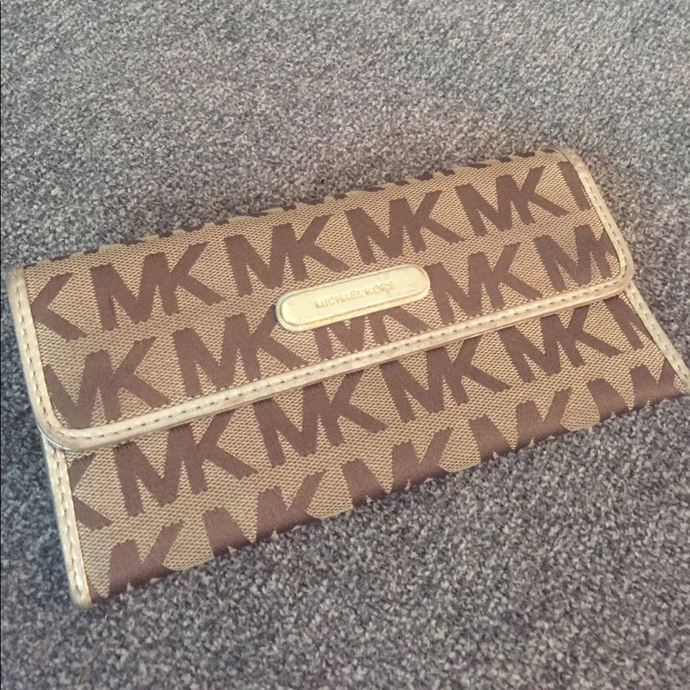 Michael Kors gold/tan wallet