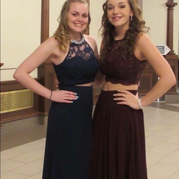 Prom dress - Picture 2 of 5