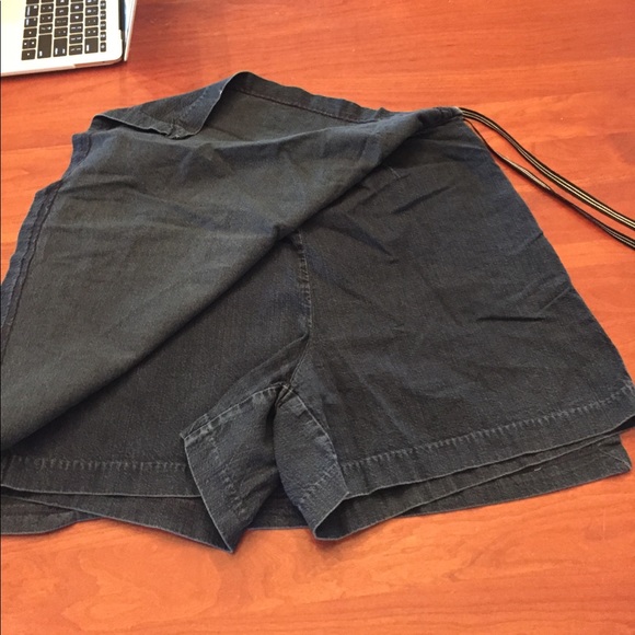 Women's size 10 jean skort - Picture 2 of 3