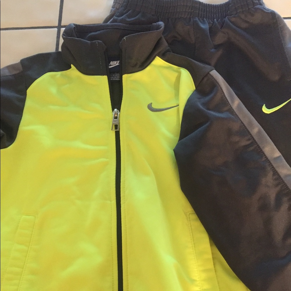 Boys Nike 2 piece track suit
