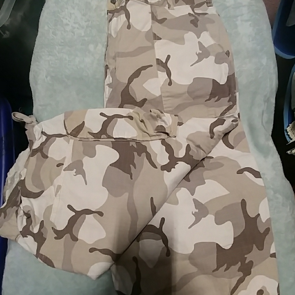 Camo Capri