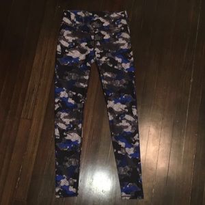 Fabletics blue camo leggings