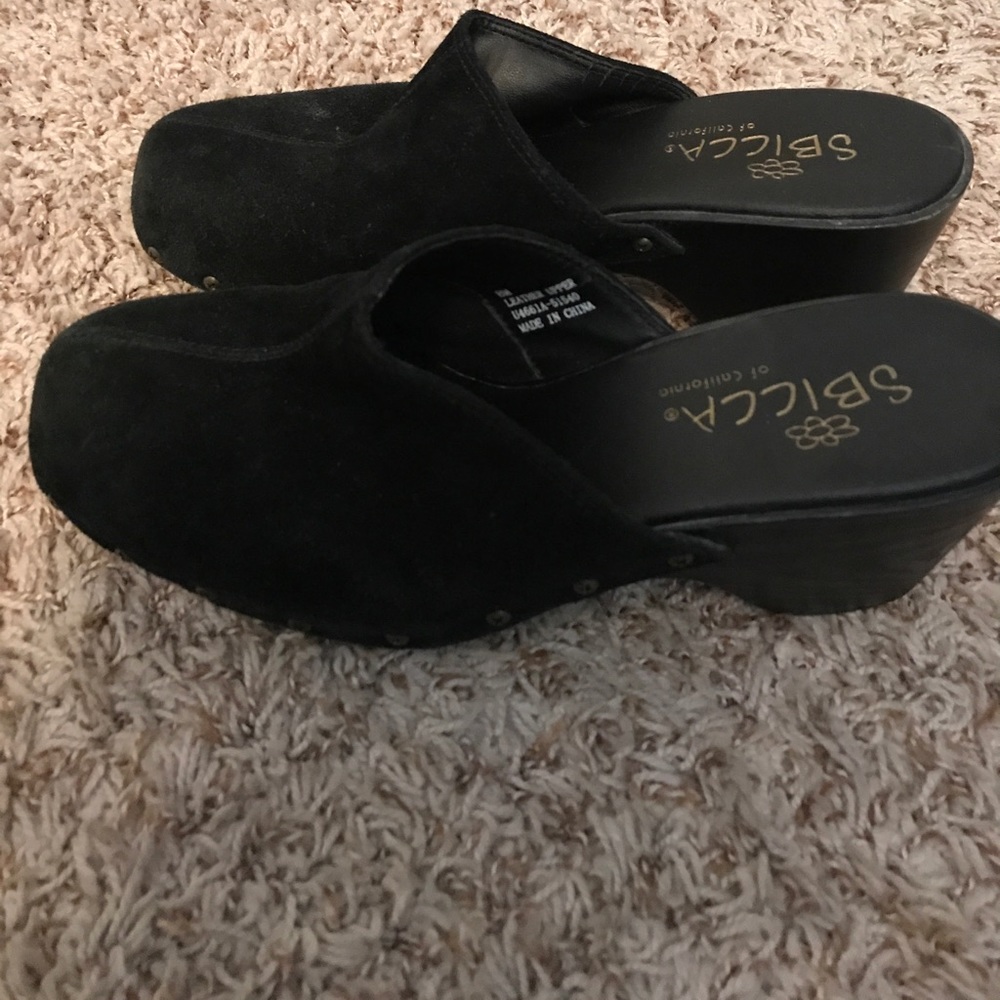 Clogs