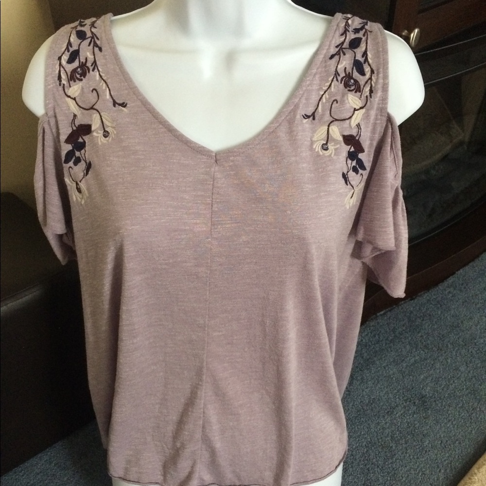 Open shoulder embroidered top