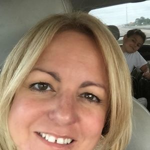 Meet your Posher, Yanet