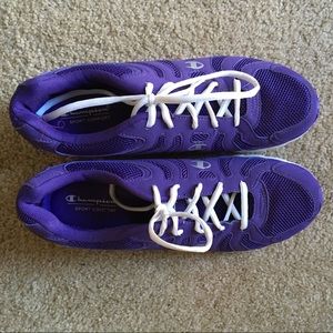 Athletic shoes