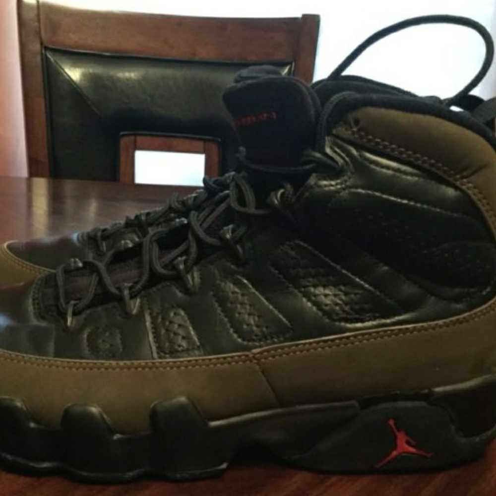 Vintage 1994 Nike Air Jordan IX 9 Olive OG DS
