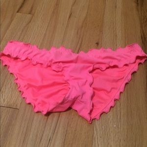 VS Ruffle Bottom