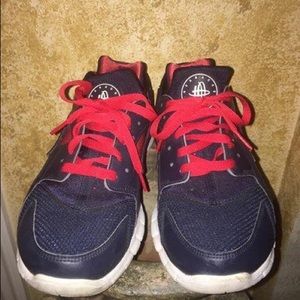 Nike air Huaraches size Men's 9.5.