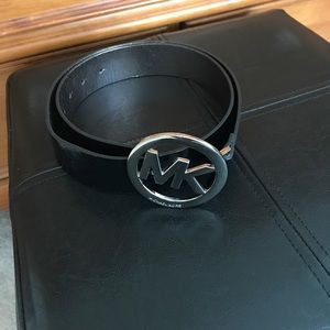 MK logo belt