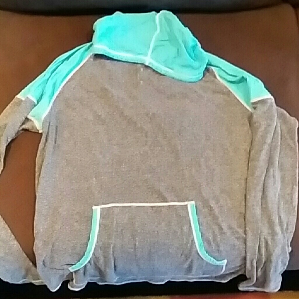 BKE Tshirt hoodie