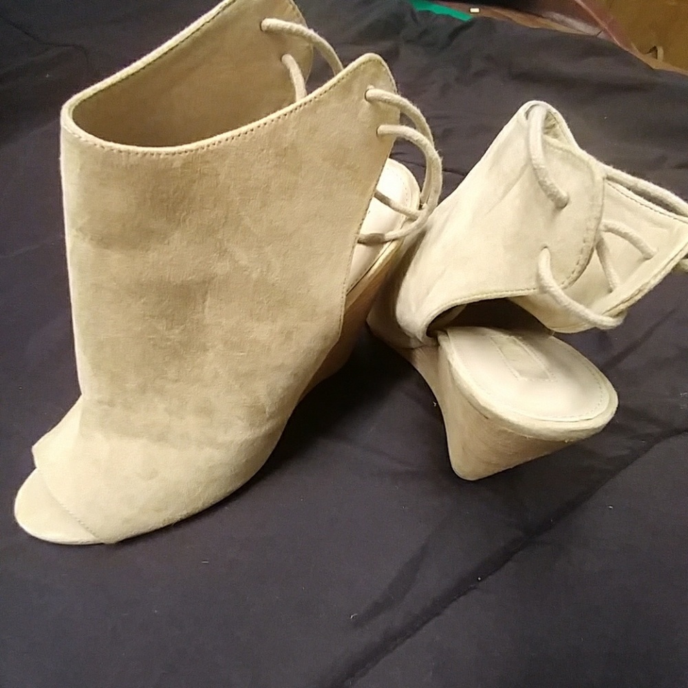 Tan wedge lace tie wedges