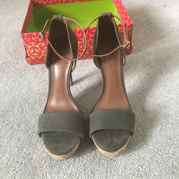 Tory Burch Pumps - Picture 1 of 5