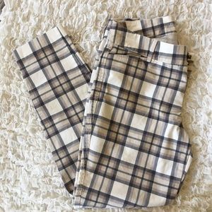 Plaid Old Navy pixie pant size 4- cropped-