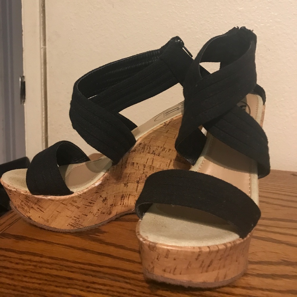Black strappy wedge