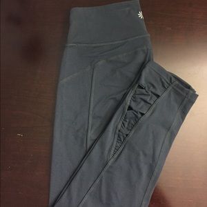 Athleta X's and O's Capri
