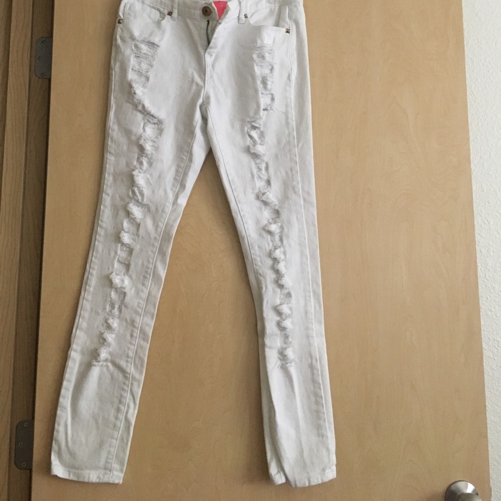 Ripped skinny jeans