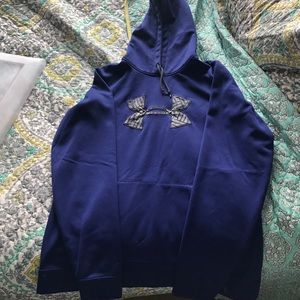 Under Armour Sweatshirt - Size large