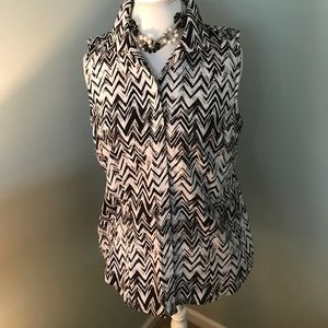 Chico's Sleeveless Button Down Cotton Top