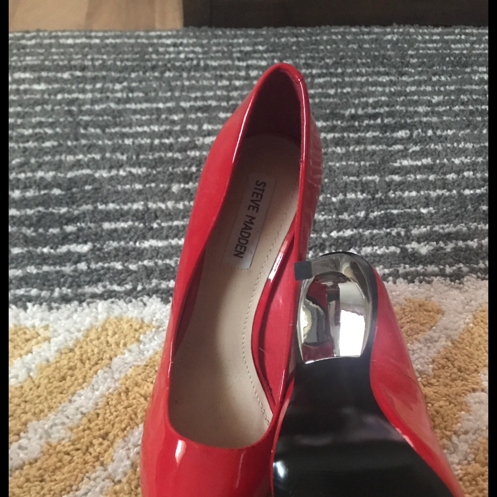 Steve Madden patent leather red chrome pumps