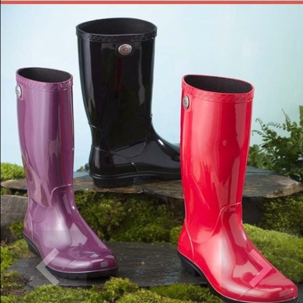 UGG Rain boots (SIZE 7)