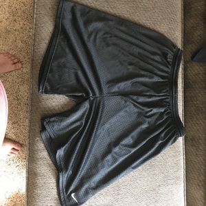 Nike men's mesh shorts size L